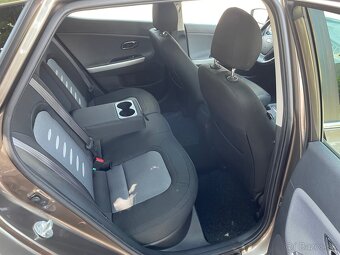 KIA Ceed 1.6 GDI - 15