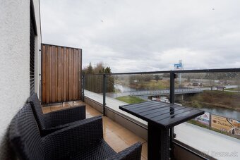 Slnečný investičný apartmán s terasou v projekte Bešeň - 15