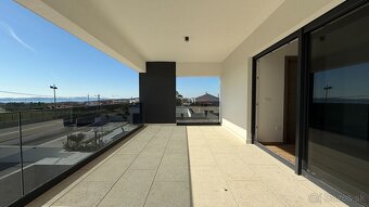 Moderný dom v pokojnom prostredí, Debeljak, Sukošan, 230 m², - 15