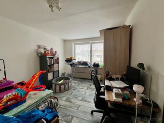 🏡 3-izbový byt so záhradou, 2 balkónmi, garážou a veľkou pi - 15