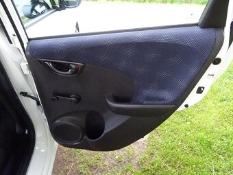 Honda Jazz, 1.2 i-VTEC 66kW 1x majitel servis jen Honda - 15
