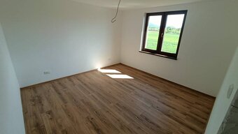 Nitra - novostavba 4 izbový moderný RD kúsok od Nitry v obci - 15