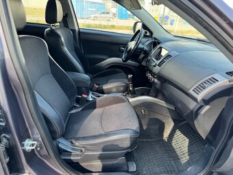 Mitsubishi Outlander 2.0D 7-miest 103KW 4x4 - 15