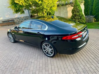 Jaguar XF 2.2D - 15
