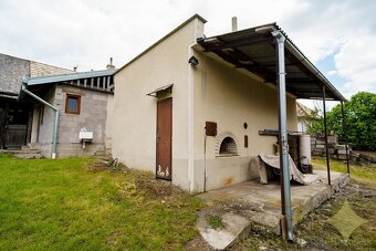 Exkluzívne na predaj gazdovský rodinný dom s pozemkom o rozl - 15