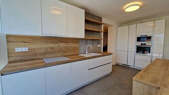 Rent a new luxury villa, 4 floors, Palisády near Bratislava  - 15