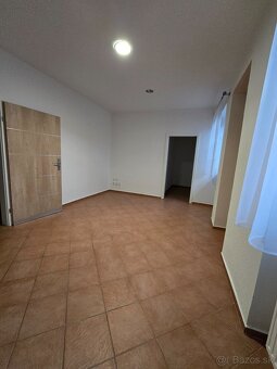 Ponúkam obchodné priestory, možnosť prevádzky - 15