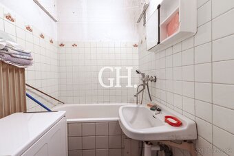 MAGURSKÁ - Staré mesto - priestranný 2 izbový byt (56 m²) -  - 15