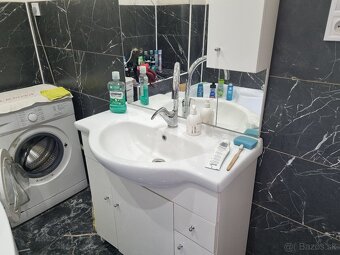 Trojizbový rodinný dom v obci Čakanovce - 15