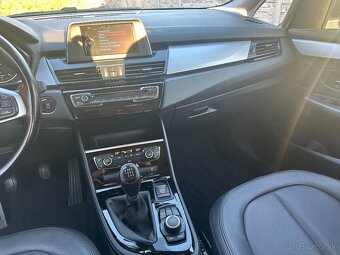 2017 BMW 216d - 15