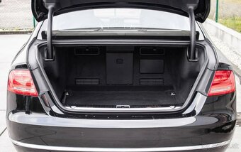 AUDI   A  8 LONG - 15