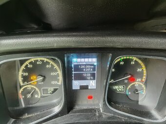 Ťahač actros 1845 mega - 15