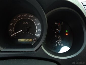 TOYOTA HILUX 2.5 D-4D Country 2011 106kW 180tis km, STK - 15