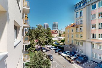 Výnimočný 3 izbový byt vo výbornej lokalite Starého Mesta pr - 15
