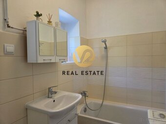 REZERVOVANÉ Na PREDAJ RD Zobor s krásnym pozemkom 941m2 - 15
