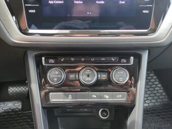 VW Touran TDi DSG FullLED VIRTUAL VYHŘ.SEDAČKY MY21 - 15