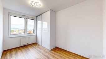 Luxusný 4-izbový novozariadený apartmán - 15