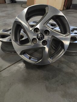 TOYOTA YARIS.R15/TPMS/ ZIMNE/LETNE PNEU - 15
