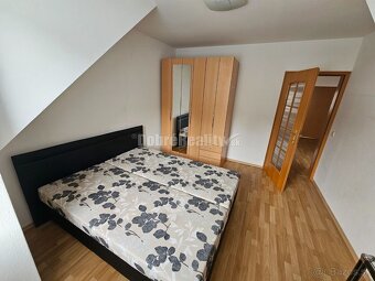 PRENÁJOM 4 izbového bytu v podkroví - centrum PIEŠŤANY - 15