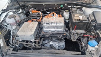 Volkswagen VW e-Golf, 2017, výkon 100kW, batéria 35,8 kWh - 15