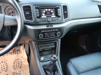 Volkswagen Sharan 2.0 TDI Highline 2012 - 7 miest - - 15