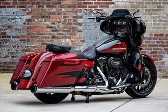 HARLEY DAVIDSON FLHX CUSTOM SPECIAL AIRBRUSH - 15
