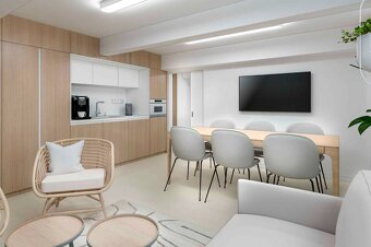 Všestranne využiteľný priestor pri OC Centrál - 15