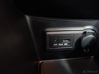 Kia Venga 1.4CRDI M6 16V My WORLD edícia. Rodinné auto. - 15