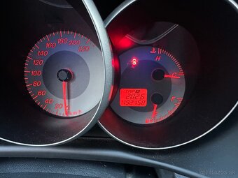 Mazda 3 1.6 Benzín 77kw rok 2009 - 15