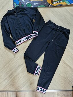 Guess 3x cierno ruzova logovana teplakova suprava - 15
