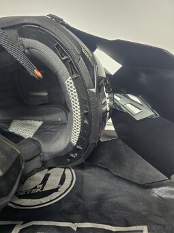 Predám celocarbonovú prilbu Just 1, velkosť M - 15