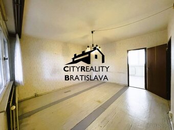 Priestranný byt v super lokalite na prerábku podľa Vašich pr - 15