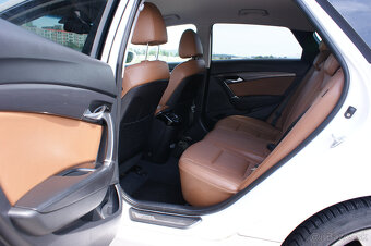 Hyundai i40 CW 1.7 CRDi HP Premium - 15