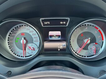Mercedes-Benz GLA 200 d 4MATIC A/T - 15