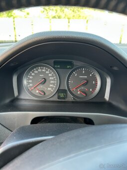 Volvo v50 1,6 TDi80kw. r.v.2009 manuál 5st. - 15