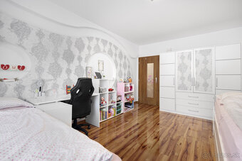 ZNÍŽENÁ CENA SENEC – NA PREDAJ 2 samostatne stojace rodin - 15