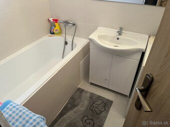 🛋️Komfortný trojizbový byt v oplotenom dome – blízko centra - 15