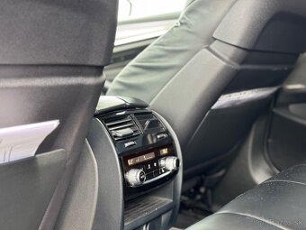 BMW 530xD G30 PLNÁ VÝBAVA - 15