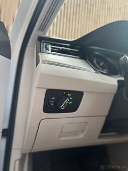 Volkswagen Passat Variant 2.0 TDI Elegance 4Motion DSG - 15