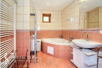 Rodinný dom s terasami v centre mesta Banská Štiavnica - 15