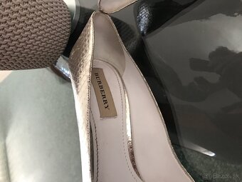 BURBERRY originál metalicke damske lodicky 39 - 15