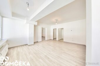 DO DOMČEKA | Bývanie s veľkorysým priestorom a vlastnou gará - 15