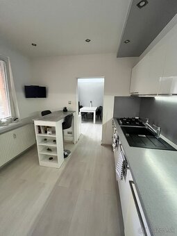 Predaj kompletne prerobeného 3 izbového bytu - 15