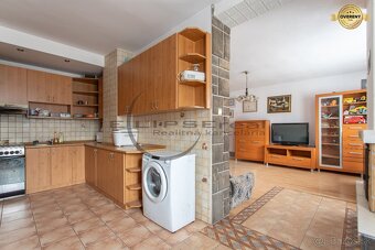 NA PREDAJ dva rodinné domy s tromi byt. jednotkami v Stupave - 15