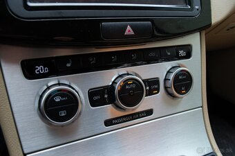 Volkswagen Passat Variant 2.0 TDI BMT Highline 4MOTION - 15