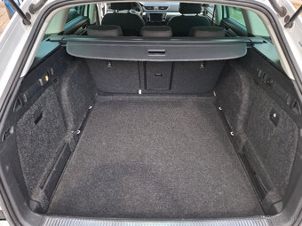 ŠKODA SUPERB COMBI 2,0 TDi r.v. 2017 - 15