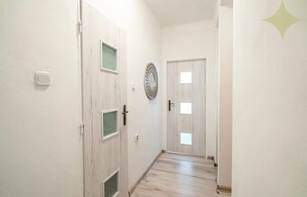 Na prenajom kompletne zariadený 2 izbový byt s balkónom - 15