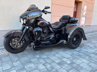 Harley Triglide - 15