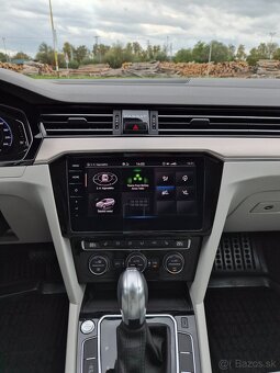 Volkswagen Passat Variant 2.0 TDI EVO Elegance DSG - 15