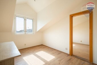 PREDAJ: OBCHODNÝ PRIESTOR, DUNAJSKÁ STREDA - ŠPORTOVÁ ULICA - 15